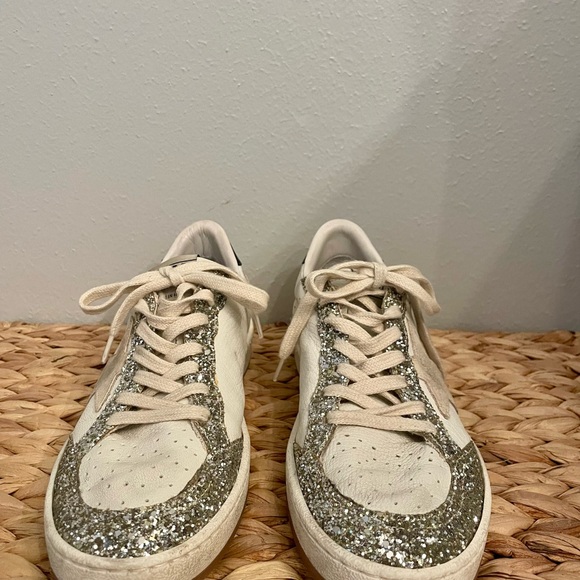 Pre-owned. Worn only a few times. Purchased February 2023 - Picture 5 of 9